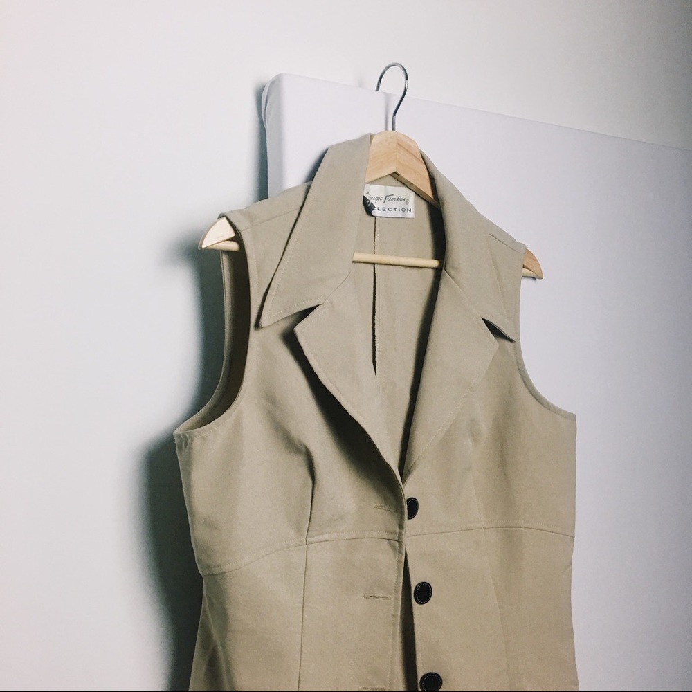 Sleeveless Fitted Spring Jacket - Picture 2 of 4